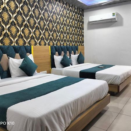 Hotel Rudra Palace Ānand Dış mekan fotoğraf
