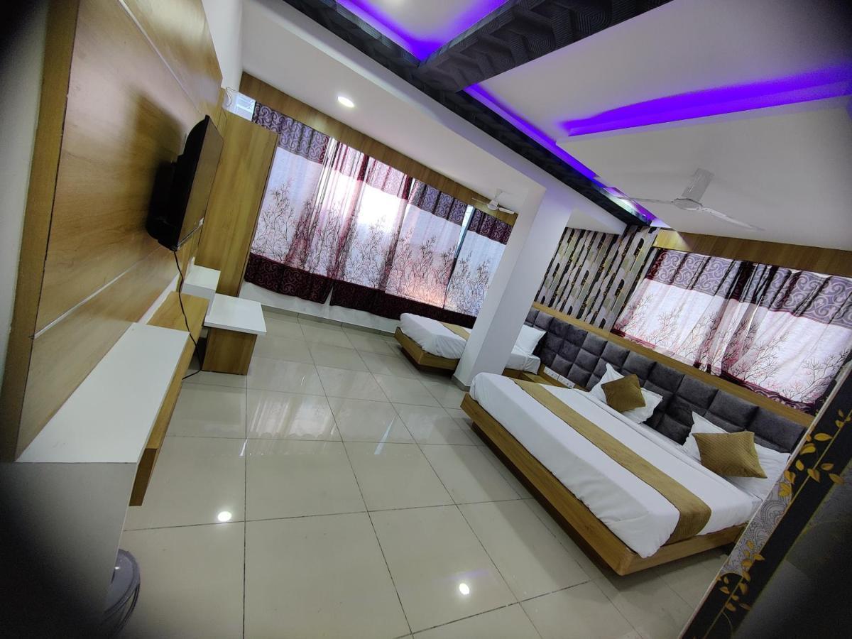 Hotel Rudra Palace Ānand Dış mekan fotoğraf