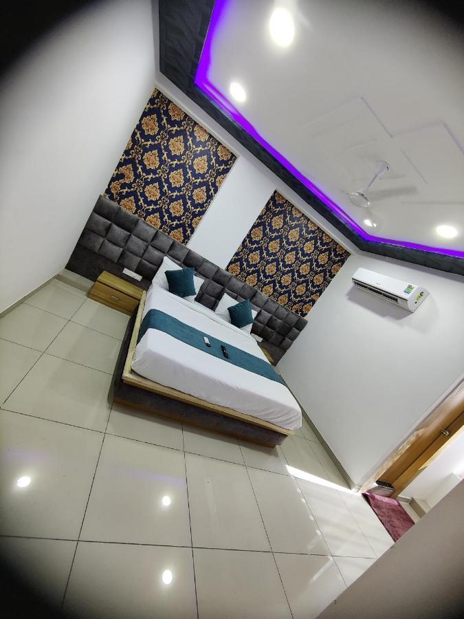 Hotel Rudra Palace Ānand Dış mekan fotoğraf