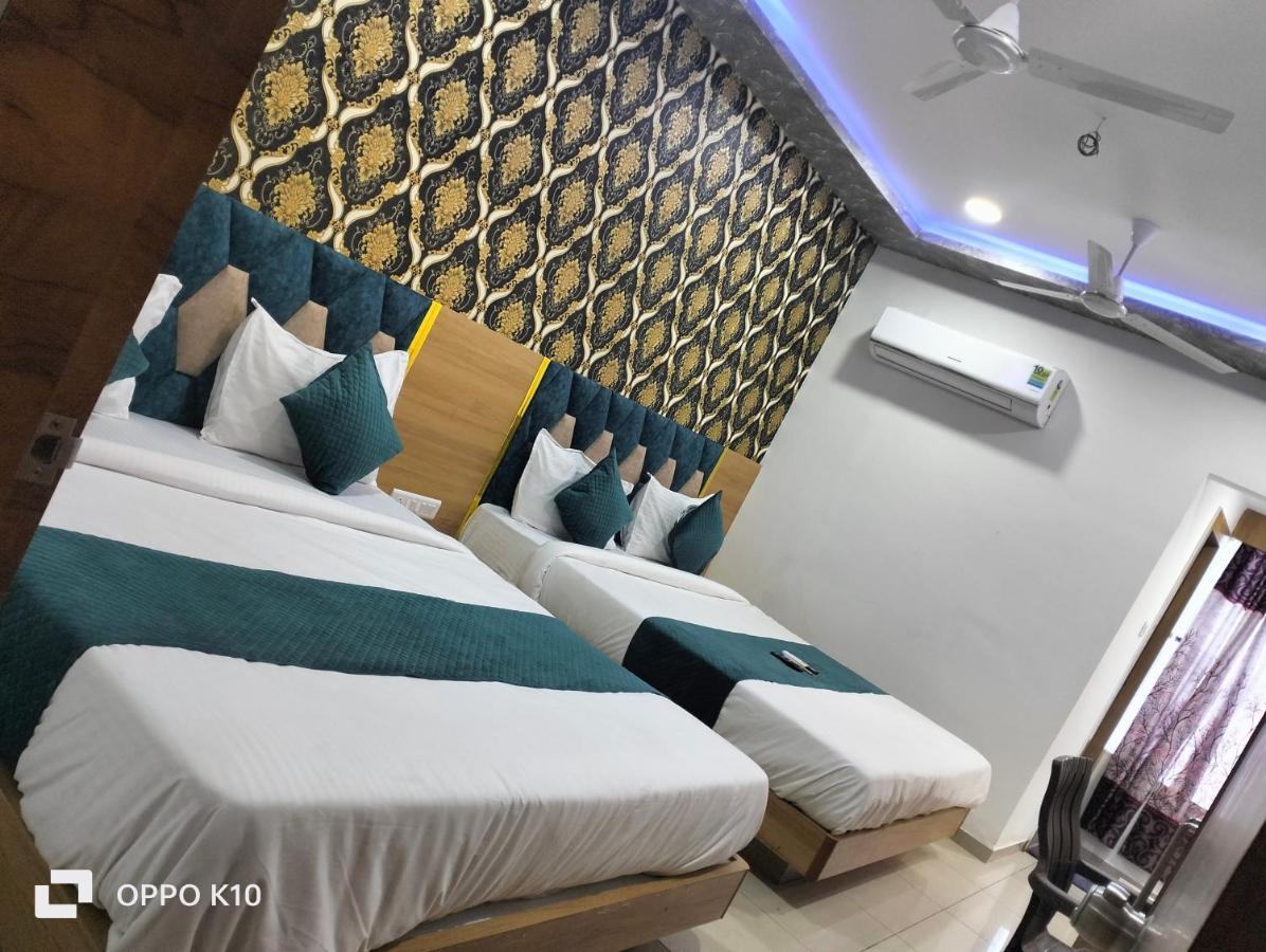 Hotel Rudra Palace Ānand Dış mekan fotoğraf