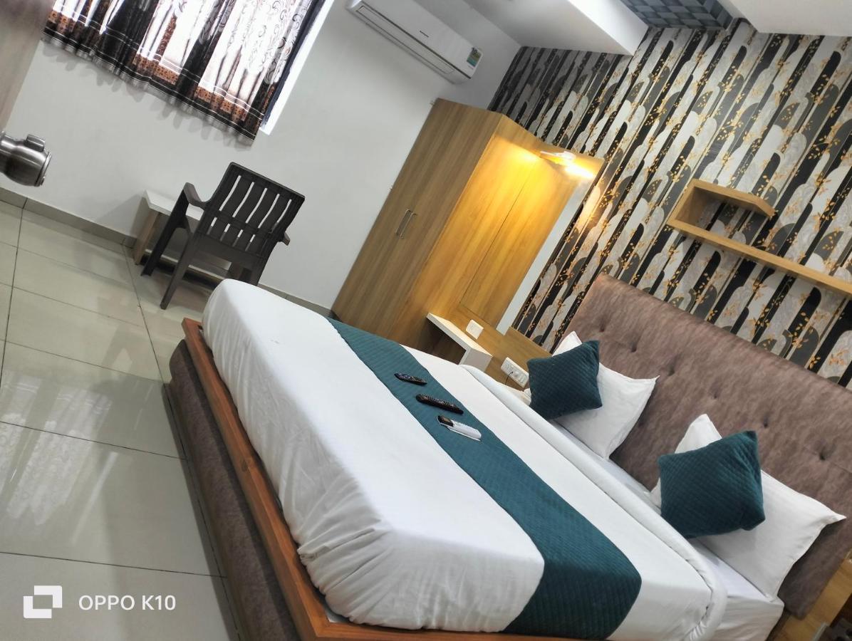 Hotel Rudra Palace Ānand Dış mekan fotoğraf