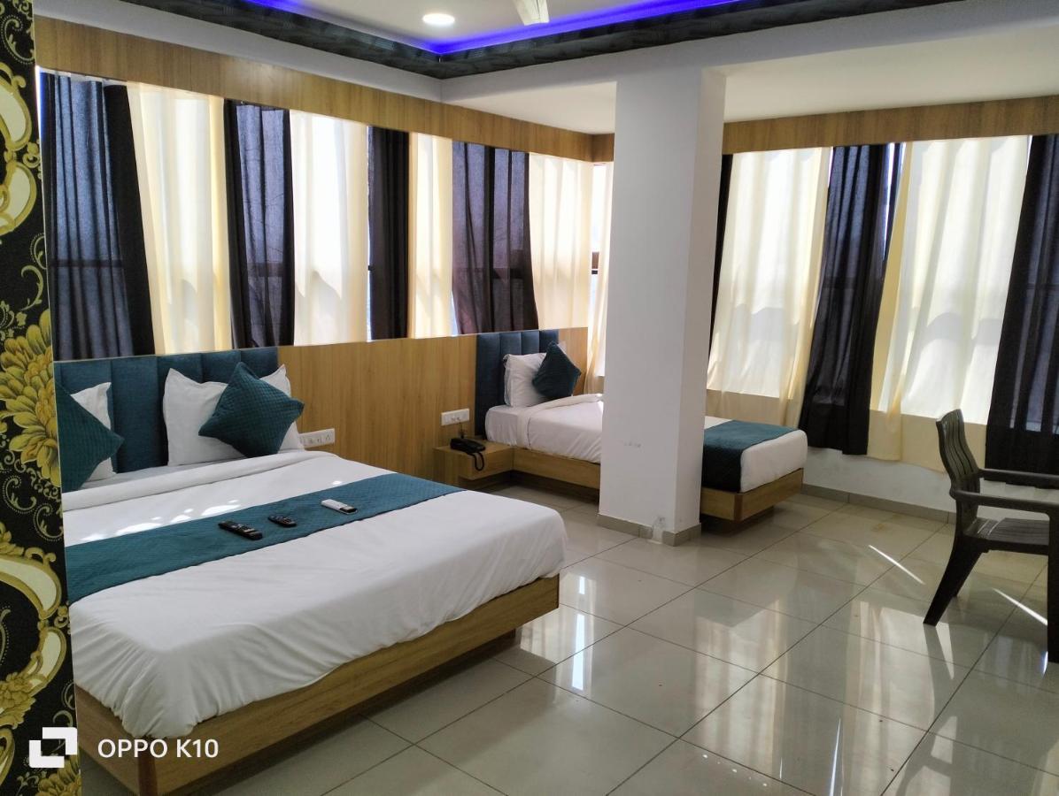 Hotel Rudra Palace Ānand Dış mekan fotoğraf