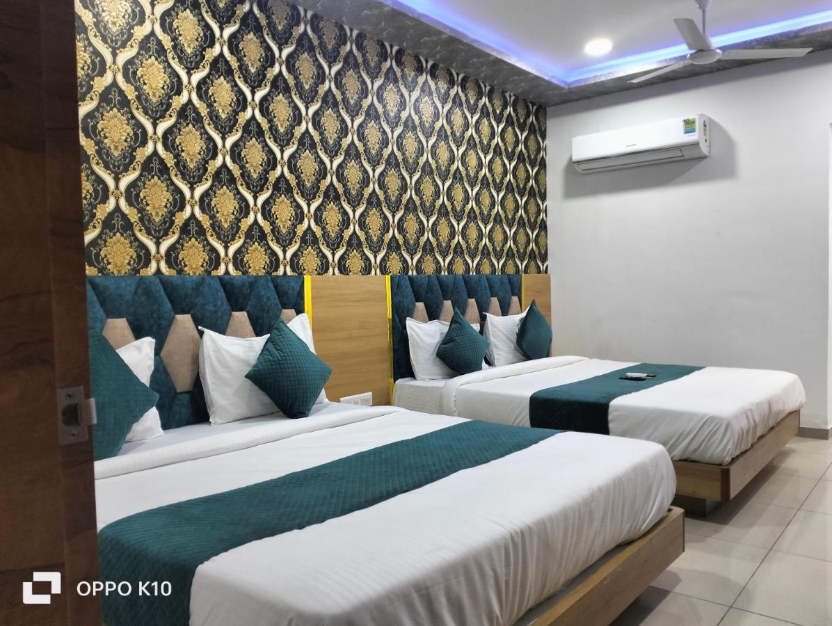 Hotel Rudra Palace Ānand Dış mekan fotoğraf