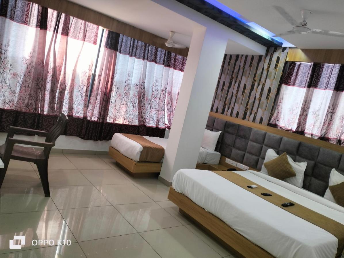 Hotel Rudra Palace Ānand Dış mekan fotoğraf